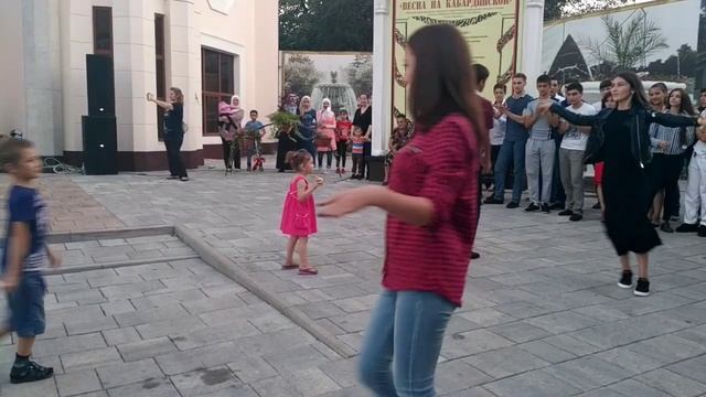Танцы. КБР. Нальчик. Арбат