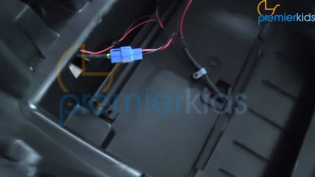 Instructiuni asamblare masinuta electrica Mercedes Unimog