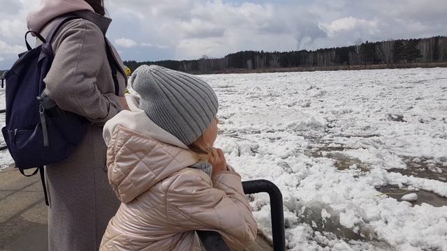 Ледоход на реке Кан