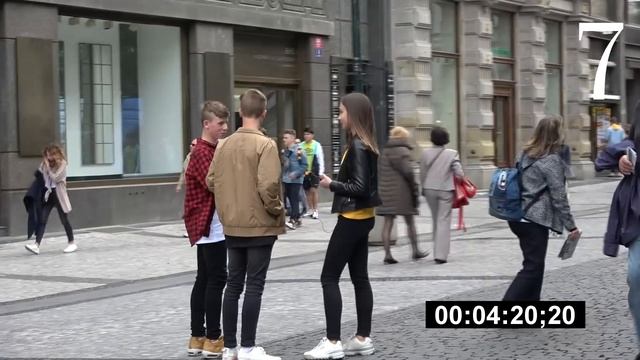 Кто сделает больше селфи с парнями за 15 минут ?