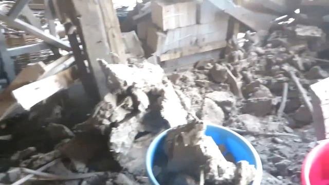 Выгребаю вчистую все сараи.