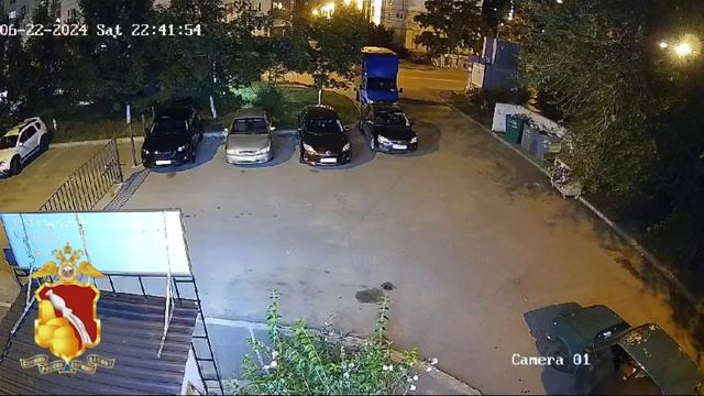 28-летний житель Воронежа поджог чужой автомобиль по улице Минская. Его задержали.
