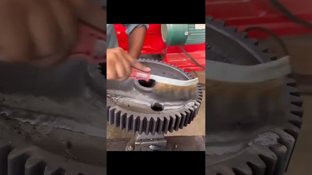 Pro-Level Mechanic Repairs Broken Gear With Amazing Skills