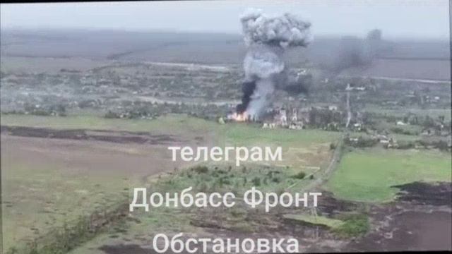 Красногоровка. Эффектный взрыв украинской горящей техники !!!