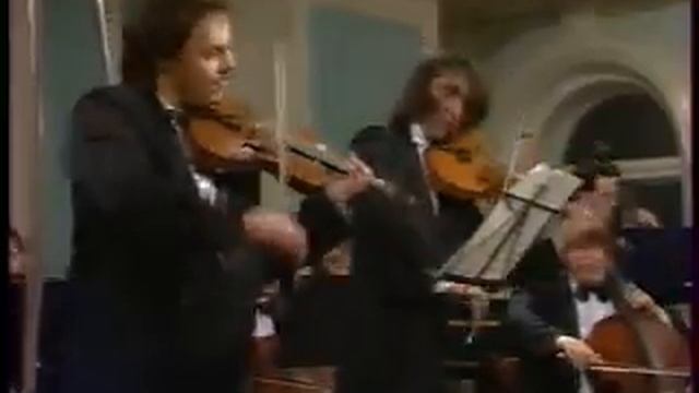 Bashmet , Vassiliev , Moscow Soloists - Mozart , Sinfonia Concertante 3rd mov.