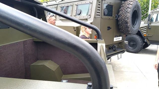 Буран и Кадет новые крутые Российские бронеавтомобили в Кубинке на Армии