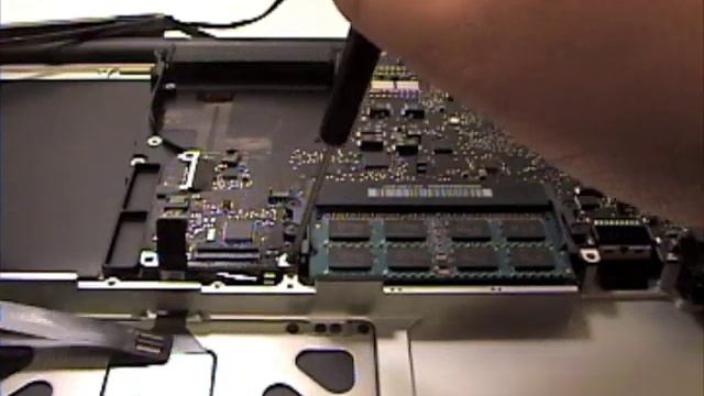 How to Remove the Macbook Pro 13 Inch Logic Board