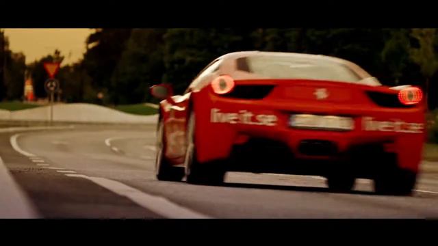 Se Oscar Andersson köra Ferrari 458 Italia via Live it upplevelser