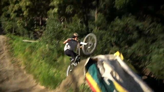Nils shreds the OG Kona Stinky