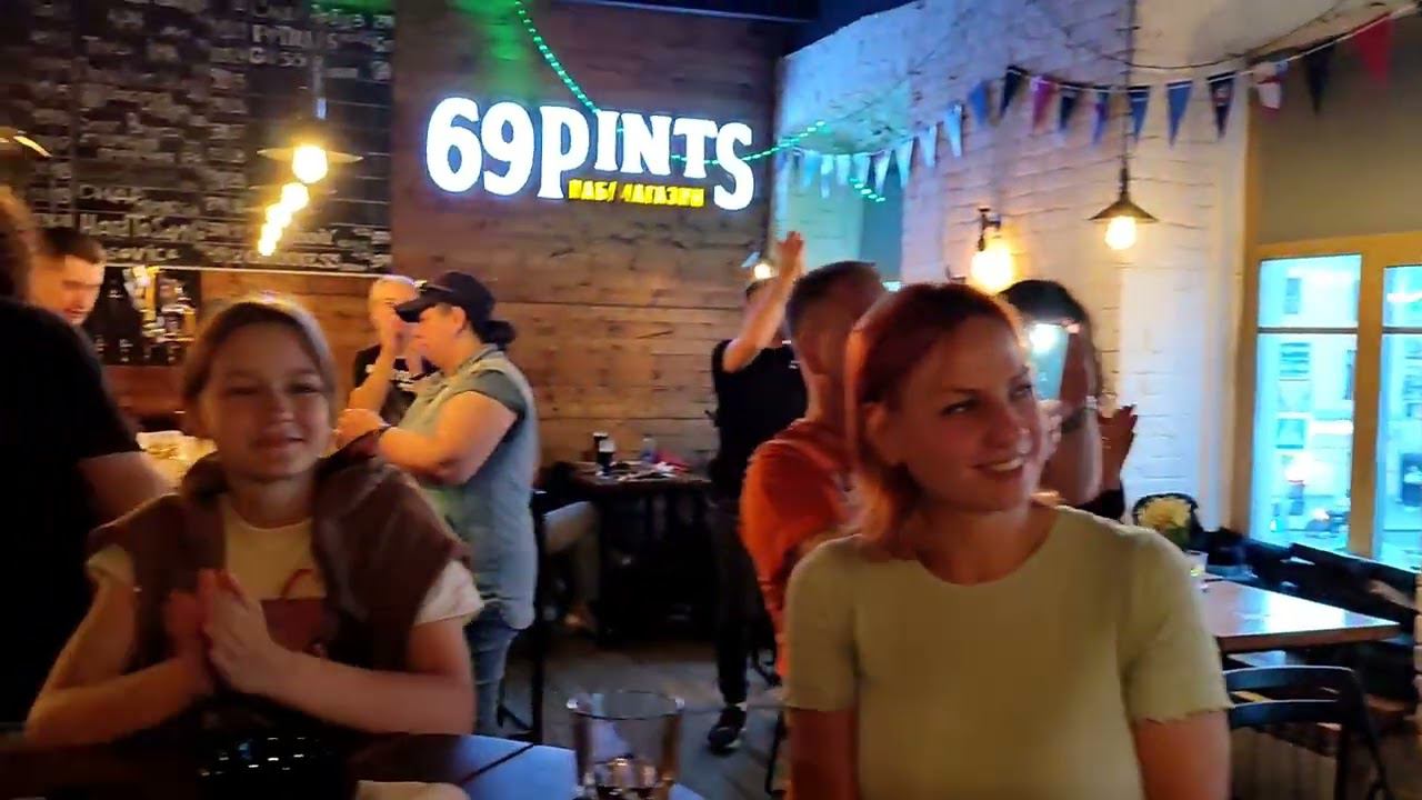 Французская музыка в пабе 69 Pints