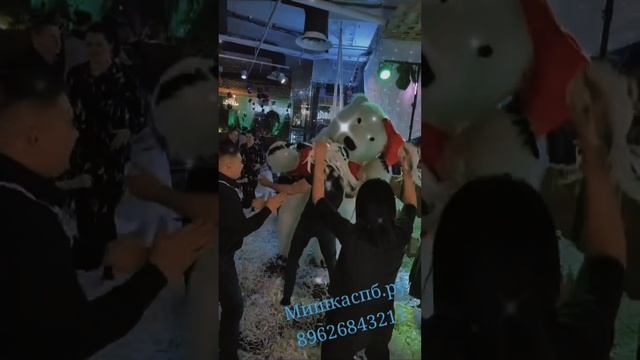 Новогодний мишка, затанцует любого?