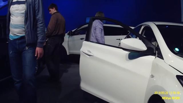 BN0523 Автомобильная выставка в Красноярске. Сибирь. Mio MiVue M300 пример видео