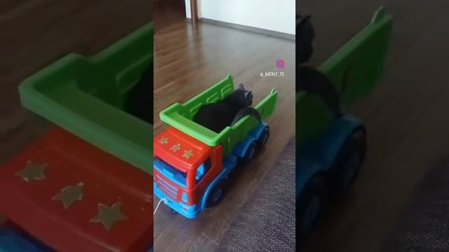 еле помещаюсь в ваш драндулет)))