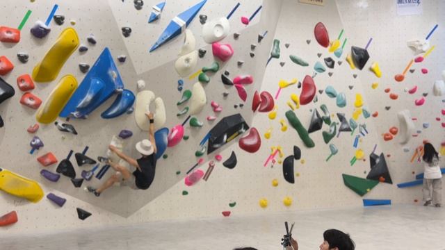 Climbing gyms in Korea _ bouldering project at Seoul Forest Climbing 서울숲 클라이밍 영등포? 영숲 남색?