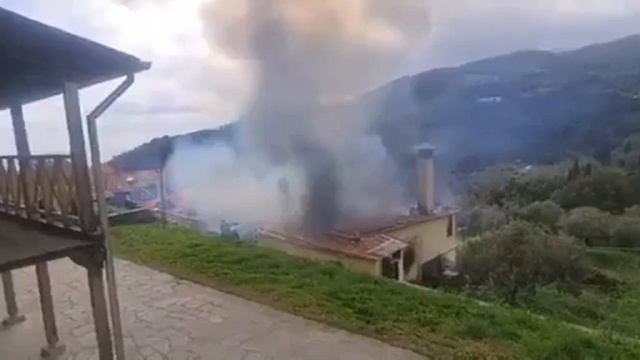 ОБИТЕЛИ ПРОСТО ТАК НЕ ГОРЯТ... Господь посылает предупреждения Афону и всей Греции.