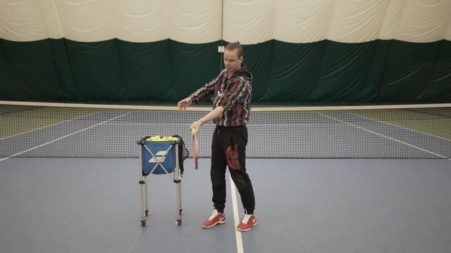 Теннис.ФХ. Ракетка на плечо или нет?