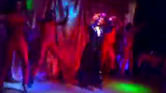 imitando a madonna en el 69 dance club girls gone wild