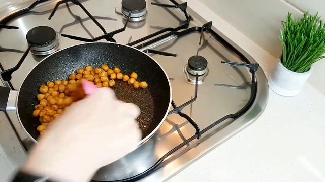 Нут со специями. 🥘 Отличное дополнение к салатам. 🥗