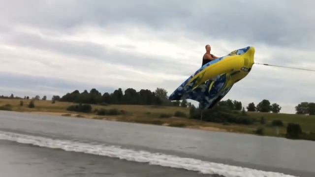 Неопознаный Летающий Мужик