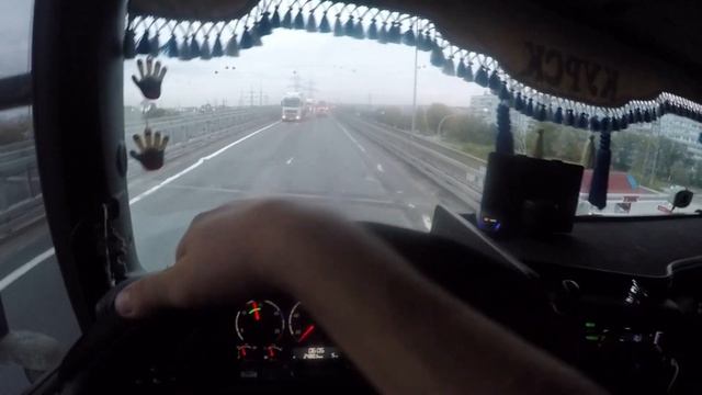 Попал в пробку. Рейс в Ханты-Мансийск. Новые ковры для scania. Утеплил пол.