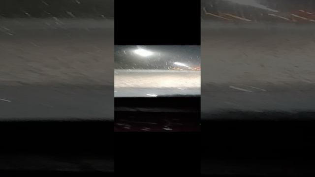 Засыпает снегом. Дороги не чистят совсем.