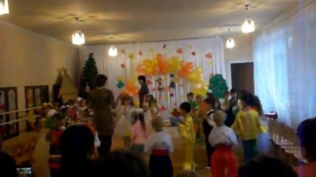 Осенний праздник 2013.