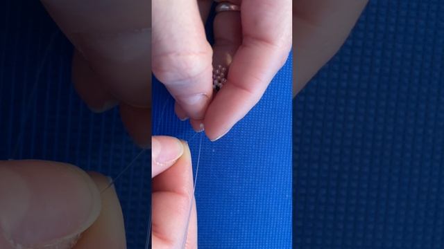 Объемная фигурка из бисера Кошка с сердечком в технике крестик.Легкая в плетении(но похожа на Мишку