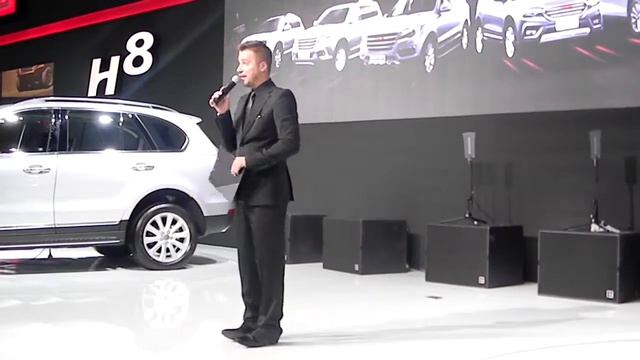Ведущий авто  выставки" Крокус Экспо" Андрей Луковников