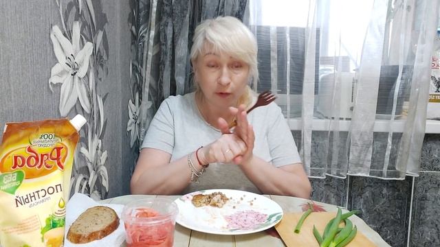 МУКБАНГ/ФРИКАДЕЛЬКИ С ГРЕЧЕЙ/БОЛТАЛКИ?