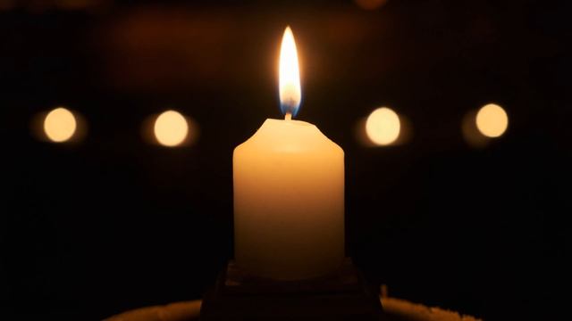 Candle and delicate ember sound / Свеча и нежный тлеющий звук 4K / Świeca i delikatny dźwięk żaru