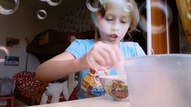 Лизун из клея ПВА и Тетрабората натрия! Получился?! Очень классный!!!