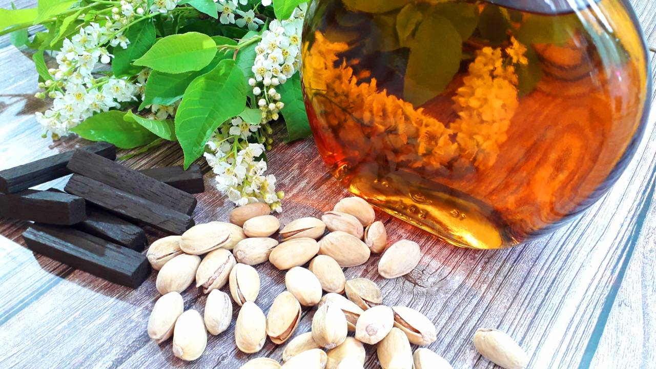 Как Сделать Виски без Бочки Или Настойка На Фисташковой Скорлупе.