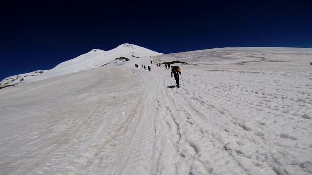 Восхождение на Эльбрус! Пытаемся покорить высоту 5642 метра.