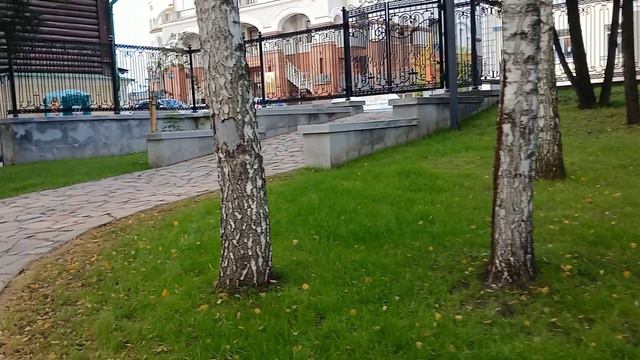 Гуляем в обновлёном парке Литературного квартала