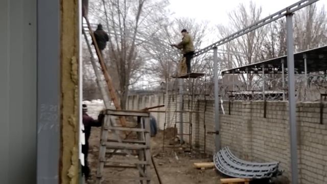 Работа кипит-Work is in full swing