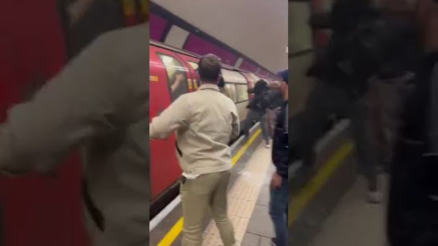 Пожар в метро. Выход через окно.