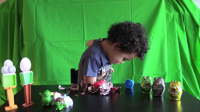 Angry Birds Surprise Eggs: Jack opens eggs and plays with Angry Birds toys!