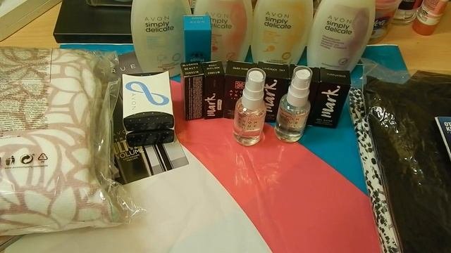 Заказ каталога 5/2018 Avon (клиентский) + Сумка и кошелек в действии