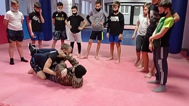 Армен Ананян - Разрывной выход на рычаг локтя Armbar без подкручивания таза из гард позиции
