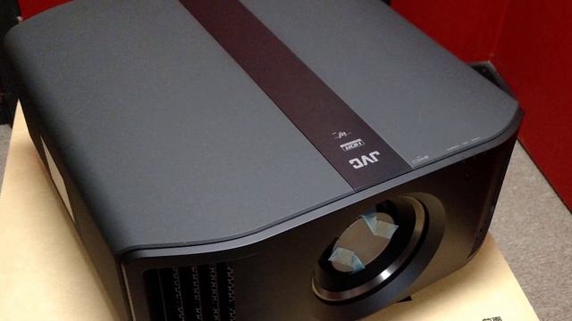 Best Home Theater Projectors in 2020 [Top 5 Picks For Movies & Sports]