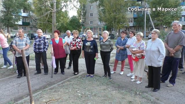 Встреча Дмитрия Романова с жителями домов 15-21 по пр.Строителей