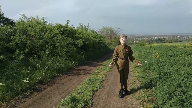 «Эх, дороги» исполняет Александр Тищенко , солист ОВК «Дубль-Л»