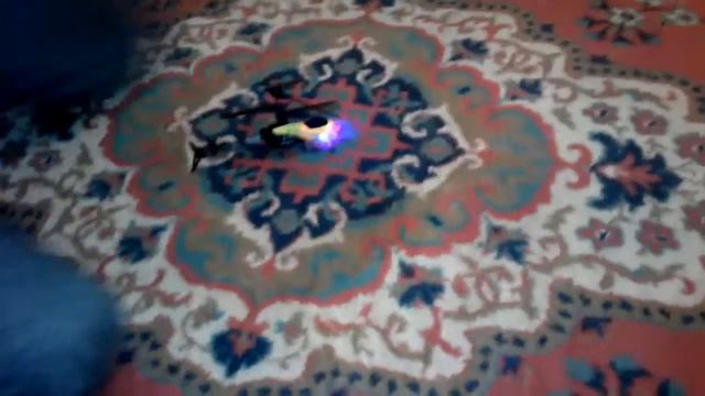 Полёт радиоуправляемого вертолёта ( из китая)