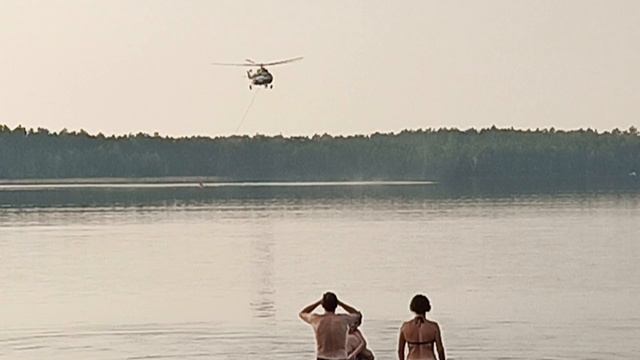 Вертолёт на Мугреевском озере 2