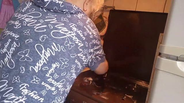 КОМПОТИК СВОЕОБРАЗНЫЙ. ИНАЧЕ ПОДВИНУТЬСЯ МОЖНО. ДОБРАЛАСЬ ДО ПЛИТЫ. ПОРА В МАГАЗИН. (Архангельск)