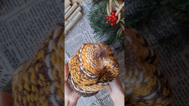 коричневая шапка из натуральной шерсти