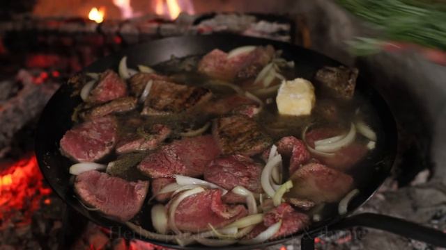 Приготовление вкусного мяса на огне. Исторические рецепты как готовили в 18 веке.