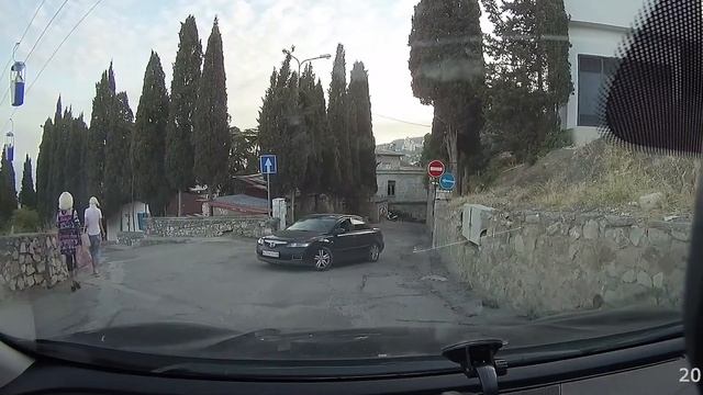 ЯЛТА. По узким улочкам на Авто./YALTA //