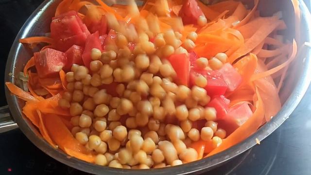 Морковная лапша с нутом
