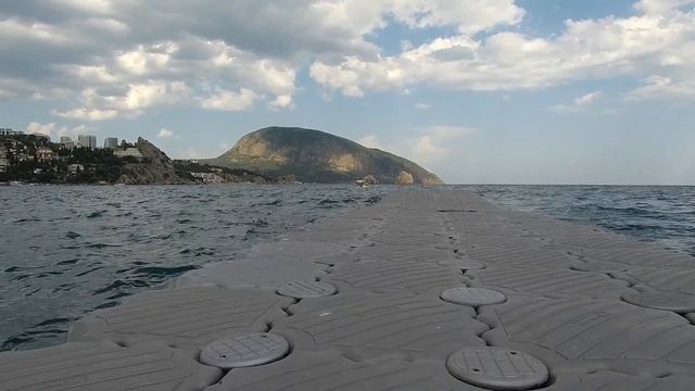 Гурзуф сегодня, 27.07.21. Прогулка по улочкам, набережной и купание в море.